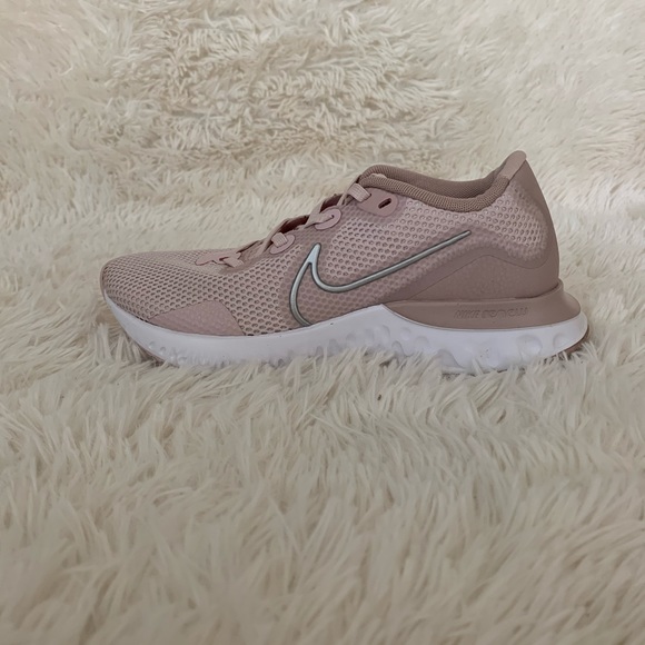 nike renew run barely rose